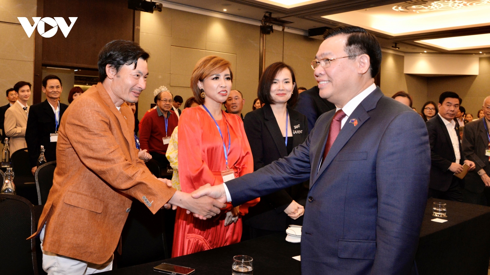 Chủ tịch Quốc hội Vương Đình Huệ gặp đại diện cộng đồng người Việt tại New Zealand